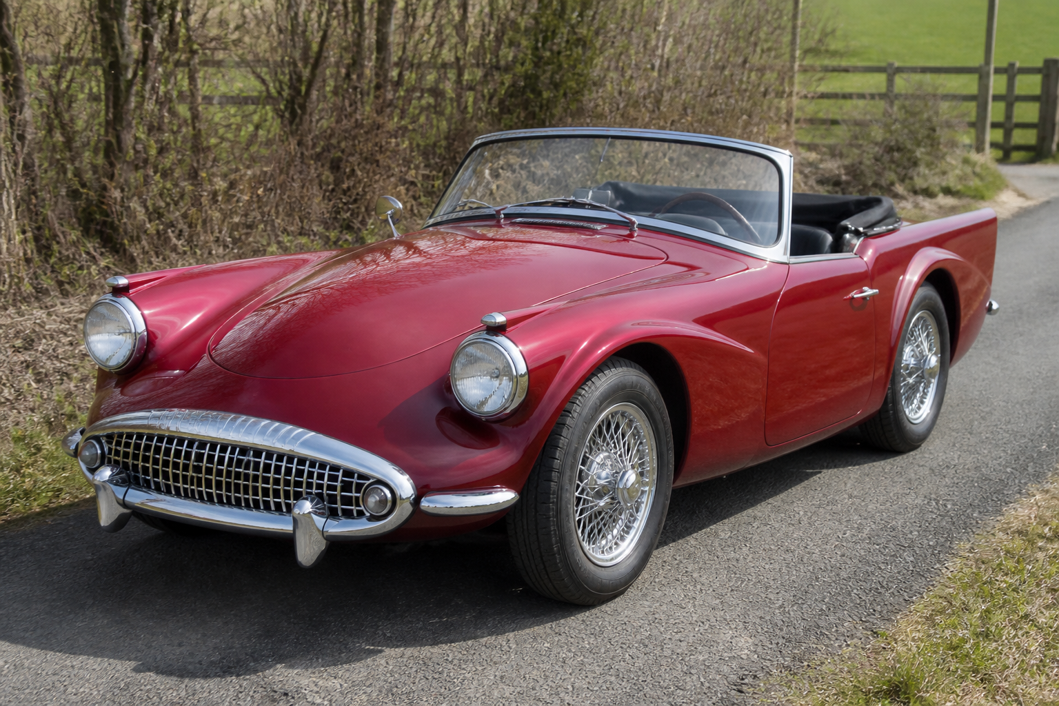 Daimler Dart SP250, roadster anglais à V8 et carrosserie en fibre de verre, vue de trois quarts